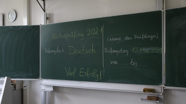 Mit Test in die Prüfung: Eine motivierende Botschaft an der Tafel: So sieht es in einem der bisher sechs vorbereiteten Klassenräume im Wilhelm-Hausenstein-Gymnasium aus.