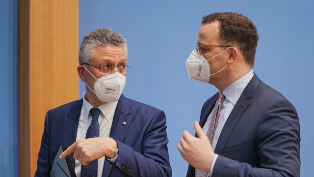 Pandemic policy: Until the end of Angela Merkel's chancellorship, Wieler worked closely with the then Federal Health Minister Jens Spahn (CDU) on the pandemic.