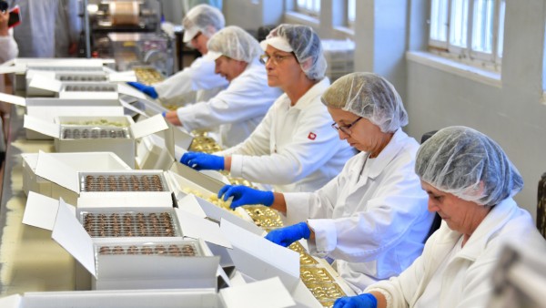 Thüringens Ministerpräsident besucht Schokoladenfabrik