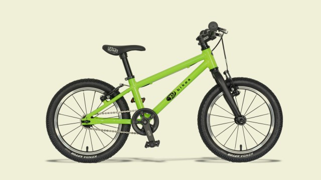 Kinderfahrräder im Vater-Töchter-Test: Das Kubike 16L MTB zitiert Mountainbike-Elemente und ist am hochwertigsten verarbeitet.