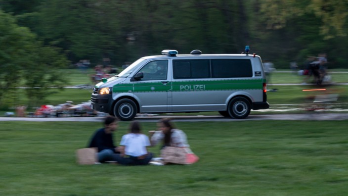 Amtsgericht Ebersberg: Die Schlägerei hat sich am Rande des Englischen Gartens in München zugetragen, wo das 23-jährige Opfer zuvor seinen Geburtstag nachgefeiert hatte.