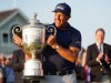 Phil Mickelson im Mai 2021 mit dem Pokal der PGA Championship