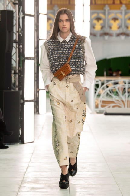 Modephänomen: Kurz und kastig: Pullunder aus der Frühjahr-Sommer-Kollektion von Nicolas Ghesquière für Louis Vuitton.