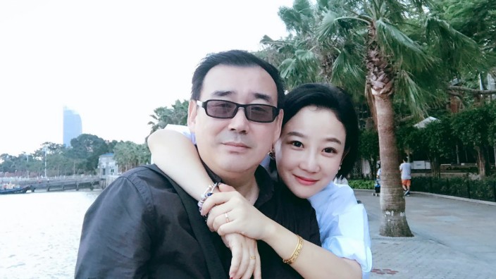 Profil: Yang Hengjun mit seiner Frau Yuan Xiaoliang in besseren Zeiten.