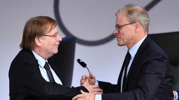 DFB: Rainer Koch (li.) und Peter Peters: wollen bis mindestens Anfang 2022 Interimspräsidenten sein