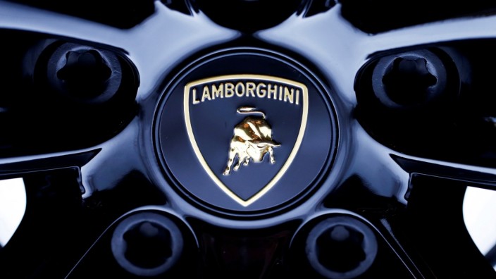 FILE PHOTO: The wheel hub of a Lamborghini car is seen during the 87th International Motor Show at Palexpo in Geneva