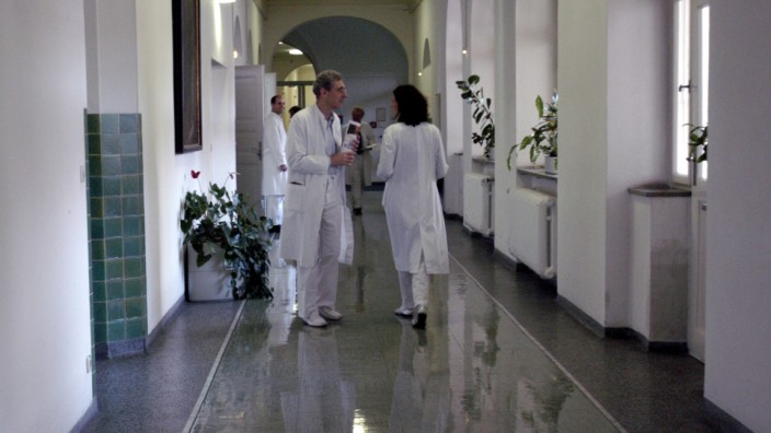 Frauenklinik in der Maistraße, 2004