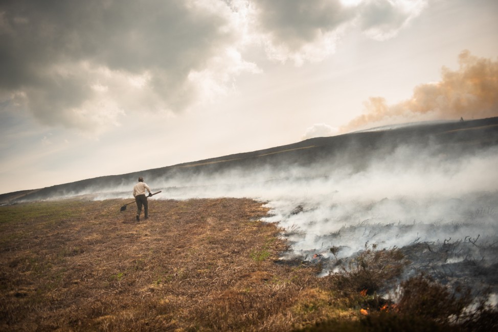 BESTPIX - Moorland Wildfire In North Wales' Clwydian Range