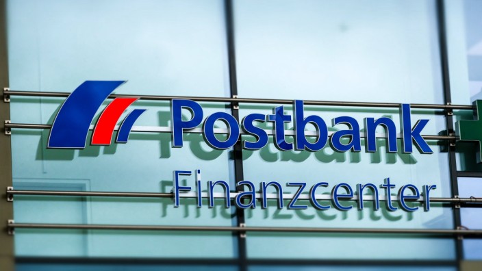 Düsseldorf 26.05.2021 Post Postbank Finanzcenter Logo Düsseldorf Nordrhein-Westfalen Deutschland *** Düsseldorf 26 05 2