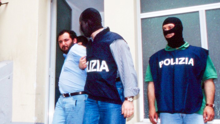 capture of Giovanni Brusca, mafioso and Italian justice collaborator, 20 May 1996 972_05_W725019