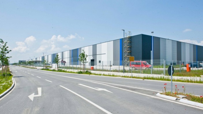 Bauausschuss Poing: Ursprünglich war bei BMW in Parsdorf vor allem ein Logistikzentrum geplant. Jetzt sollen hier auch Batterien hergestellt werden.