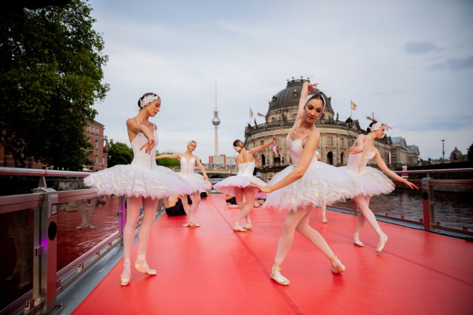 Staatsballett Berlin tanzt auf einem Ausflugsschiff