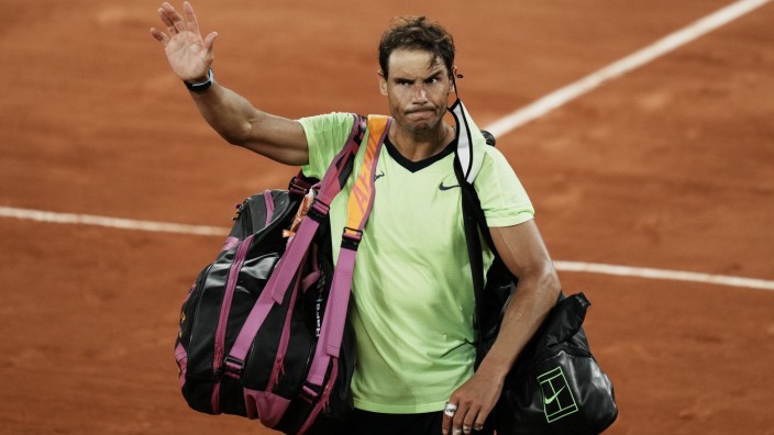 Tennis: Ein Moment mit Seltenheitswert: Rafael Nadal verlässt Paris noch vor dem Finale.