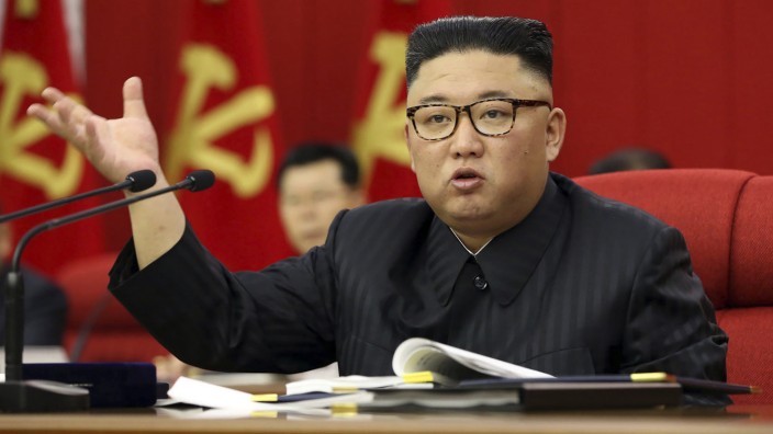 Nordkorea: Kim Jong Un bei einer Versammlung der nordkoreanischen Arbeiterpartei
