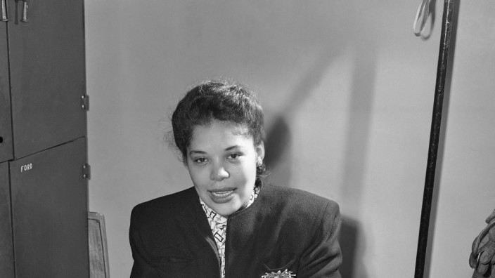 Afroamerikanische Literatur von Ann Petry: Ihren zweiten Roman "Country Place" siedelte sie in einer weißen Umgebung an, die Zeitgenossen sprachen daraufhin von einer "raceless novel": die Schriftstellerin Ann Petry im Jahr 1946.