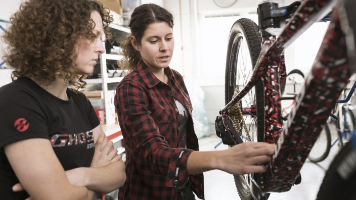 Preissteigerungen bei Fahrrädern: Ausbildung beim Fahrradhersteller Ghost: Viele Unternehmen sehen sich gezwungen, die Preise anzuheben.