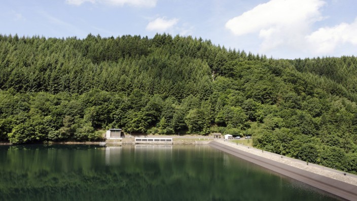 Anpassung an den Klimawandel: Die Riveristalsperre versorgt seit 1958 Trier und Umgebung mit Trinkwasser. Nun wird sie mit der Oleftalsperre in Nordrhein-Westfalen verbunden.