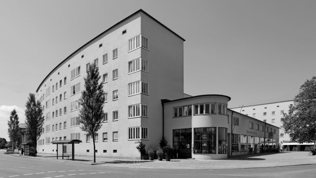 Bauhaus in Bayern: Architekt und Professor Robert Vorhoelzer entwarf zusammen mit Hans Schnetzer die Post am Harras, erbaut zwischen 1930 und 1933, im Stil der Neuen Sachlichkeit.