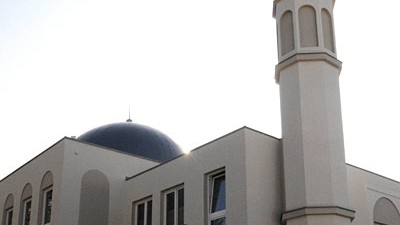 Berliner Moschee: Zwischen Fischgroßmarkt und Autobahnzufahrt: Ostdeutschlands erste Moschee in Berlin-Pankow.