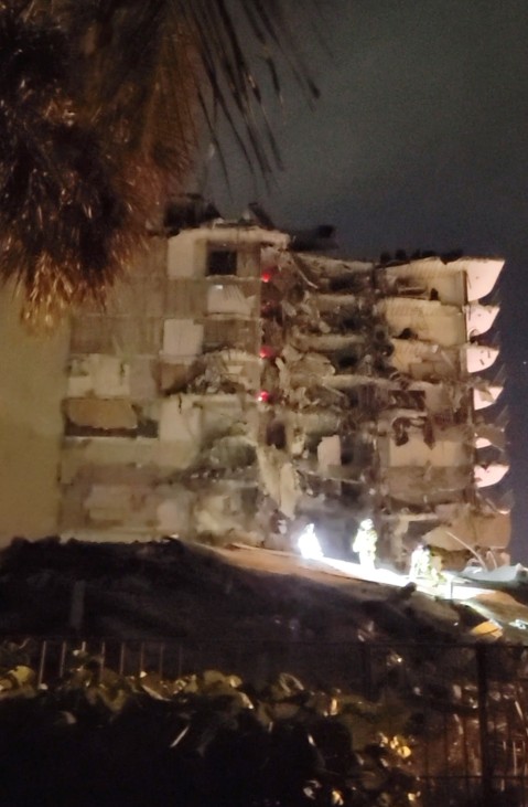 Emergency operation after building collapse in Miami