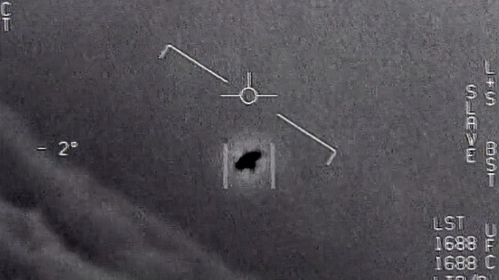 Ufo-Papier: Auf dem Bild aus einem Video ist ein nicht identifizierbares Objekt zu sehen.