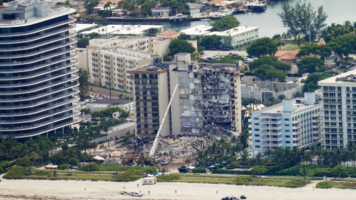 Hauseinsturz in Florida: Die Suche nach Opfern in den Trümmern des zwölfstöckigen Gebäudes in Surfside erweist sich als außerordentlich schwierig.