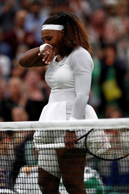Tennis: Ihr vorerst letzter Auftritt: Vor einem Jahr gab Serena Williams in Runde eins von Wimbledon verletzt gegen Alexandra Sasnowitsch auf.