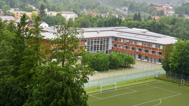 Bildung im Landkreis Ebersberg: Das jüngste Gymnasium des Landkreises in Kirchseeon wird ebenfalls langsam aber sicher immer voller.