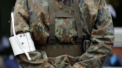 Bundeswehr: Ein Einsatz der Bundeswehr soll künftig auch im Innern möglich sein - unter "bestimmten begrenzten Möglichkeiten", wie CDU-Fraktionschef Volker Kauder sagt.