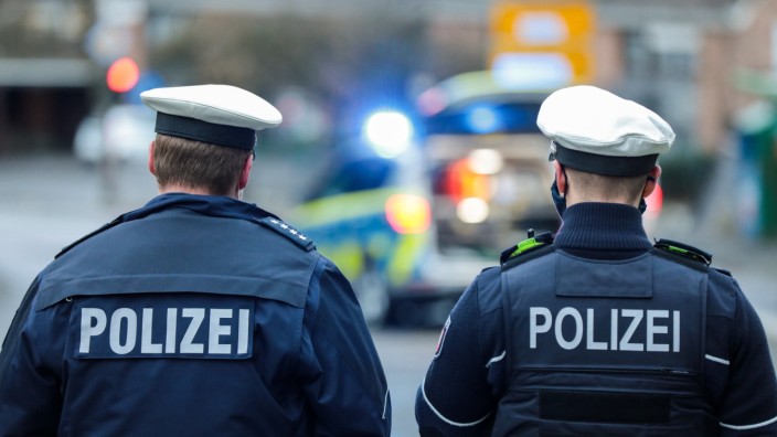 Künstliche Intelligenz: Polizeibeamte bei einem Einsatz in Nordrhein-Westfalen