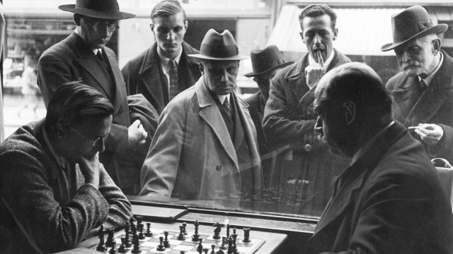 Schachspieler im Café Stephanie in München, 1931
