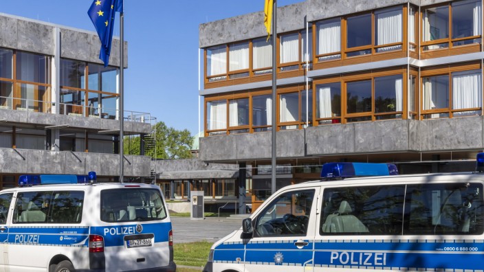 64 Abgeordnete der FDP-Bundestagsfraktion haben am Donnerstag Beschwerde beim Bundesverfassungsgericht in Karlsruhe eingereicht.
