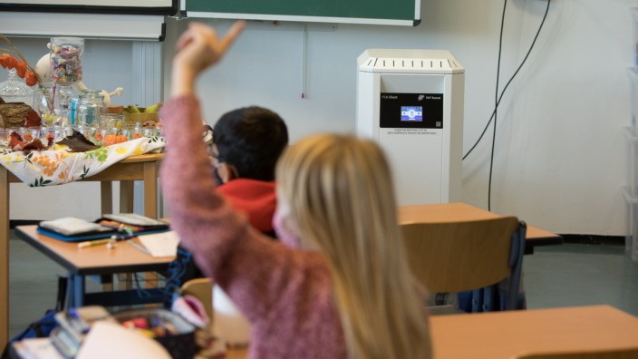 Forschungsprojekt Luftfilter Klassenzimmer Grundschule Parksiedlung, Oberschleißheim. Klasse 4c mit Lehrerin Lena Negele.