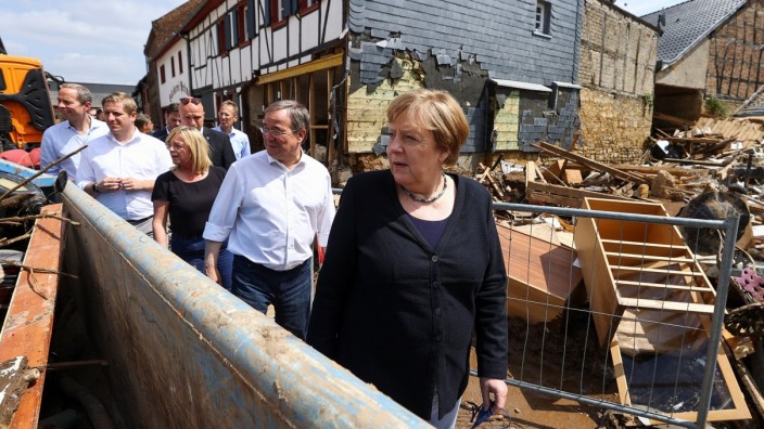 Germany's Chancellor Merkel visits flood-stricken Bad Muenstereifel