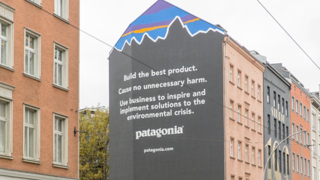 Nachhaltige Mode: "In Business to save our home planet" lautet der Leitspruch von Patagonia. Normale Werbung? Macht dann natürlich keinen Sinn.
