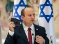 Naftali Bennett regiert seit sechs Wochen mit einer Stimme Mehrheit in der Knesset, bislang ohne tiefe Risse in der kuriosen Koalition aus acht Parteien.
