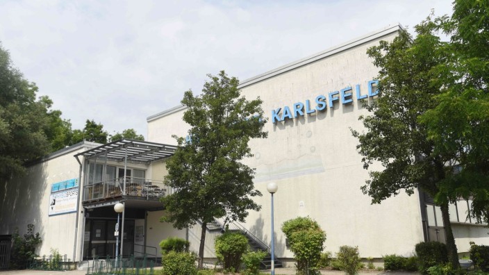 Karlsfeld: Am 29.November soll das Karlsfelder Hallenbad wieder öffnen.