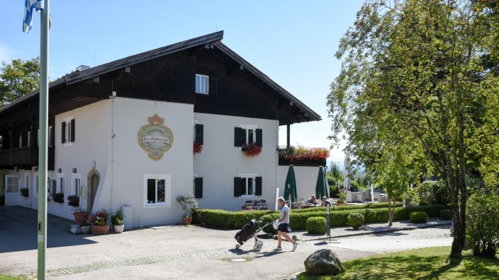 Erster ökologischer Platz Deutschlands: Seit 1994 konnten Golfer am Bergkramerhof über den Dächern Wolfratshausens ihrem Sport nachgehen. Im kommenden Jahr soll damit Schluss sein.