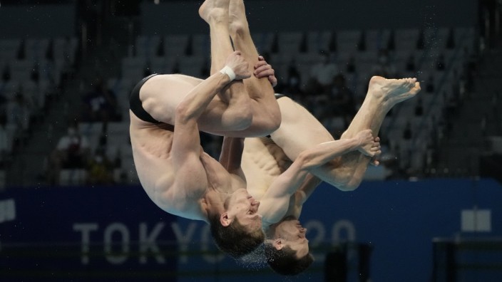 Olympia in Bildern: Lars Rudiger (vorne) und Patrick Hausding springen zu Bronze im Synchron-Wasserspringen.