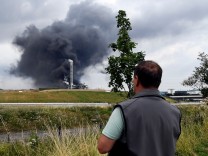 Unglück in Leverkusener Chemiepark: Die große Sorge vor der Wolke