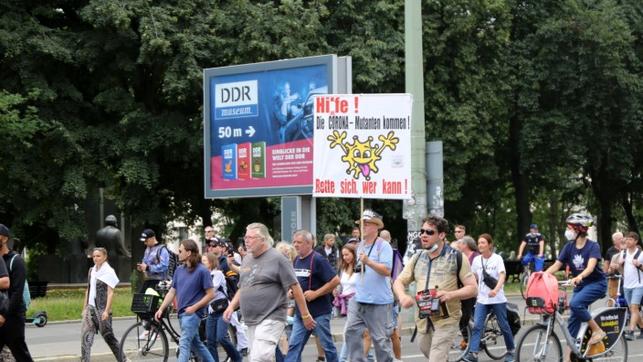 Berlin: Die geplante Querdenker-Demo für Frieden und Freiheit gegen die Coronamaßnahmen der Bundesregierung wurde verbo