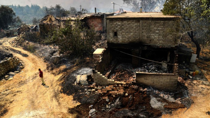 Waldbrände in der Türkei: Ruinen bleiben nach einem Feuer im türkischen Manavgat, Region Antalya.