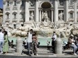 Foto IPP/Fabio Cimaglia Roma 29/05/2021 Il ritorno dei turisti nel centro storico della cittÃ . Nella foto: Fontana di T