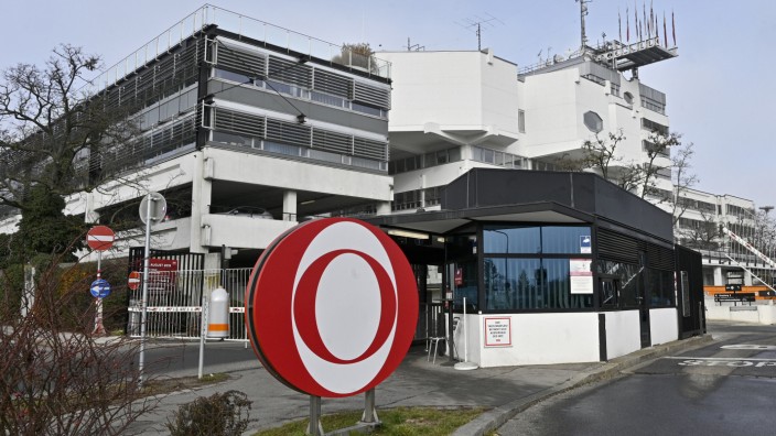 Medien: Auf Drängen der Politik legte der ORF-Chef ein 300-Millionen-Euro-Sparpaket vor.
