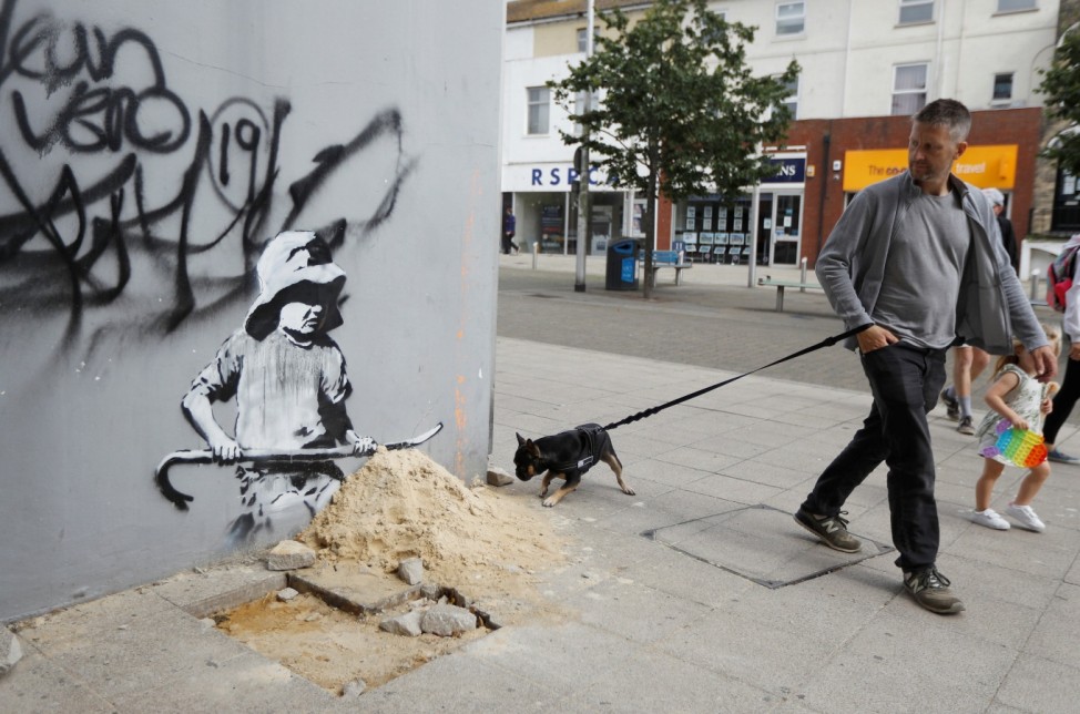 Artwork believed to be created by Banksy seen in Lowestoft
