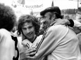 1972 in Brüssel: Europameister BR Deutschland jubelt, v.li.: Gerd Müller, Horst Dieter Höttges und Bundestrainer Helmut