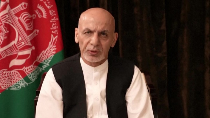 Afghanistan: Kurz bevor er aus Kabul verjagt wurde, hatte Aschraf Ghani noch gesagt: "Ich werde nicht fliehen. Ich diene dem Volk."