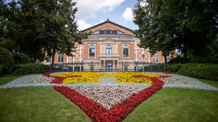 Bundespräsident Steinmeier besucht Bayreuther Festspiele