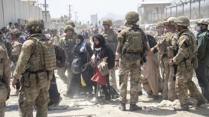 Konflikt in Afghanistan -Evakuierung durch USA und Großbritannien