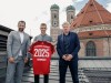 v.l. Hasan Salihamidzic, Joshua Kimmich, Oliver Kahn FC Bayern München PK Vertragsverlängerung Kimmich 23.08.2021 Foto: